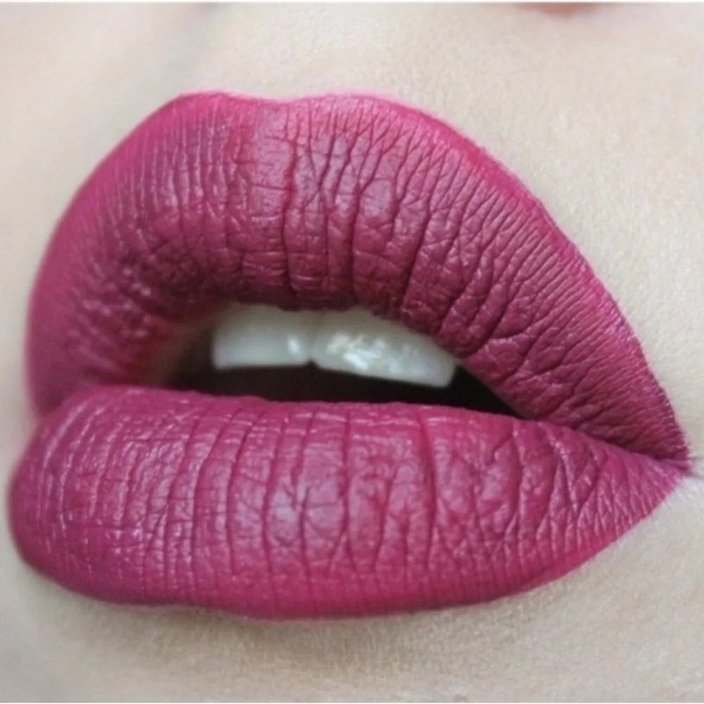 5 for 25⚡️Hola Neon Velvet Liquid Lipstick Gloss in FOMO Berry 6.5ml